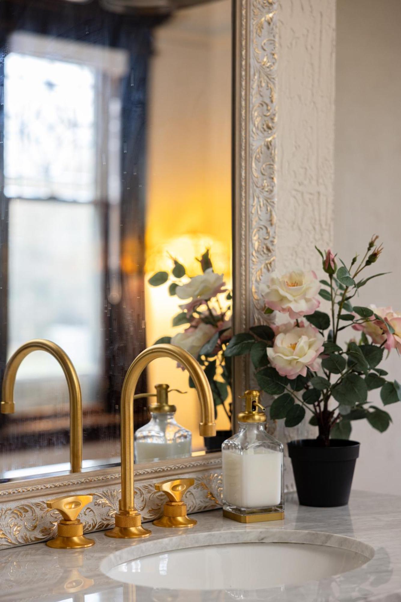 The Hunter House Bed And Breakfast バンクーバー エクステリア 写真
