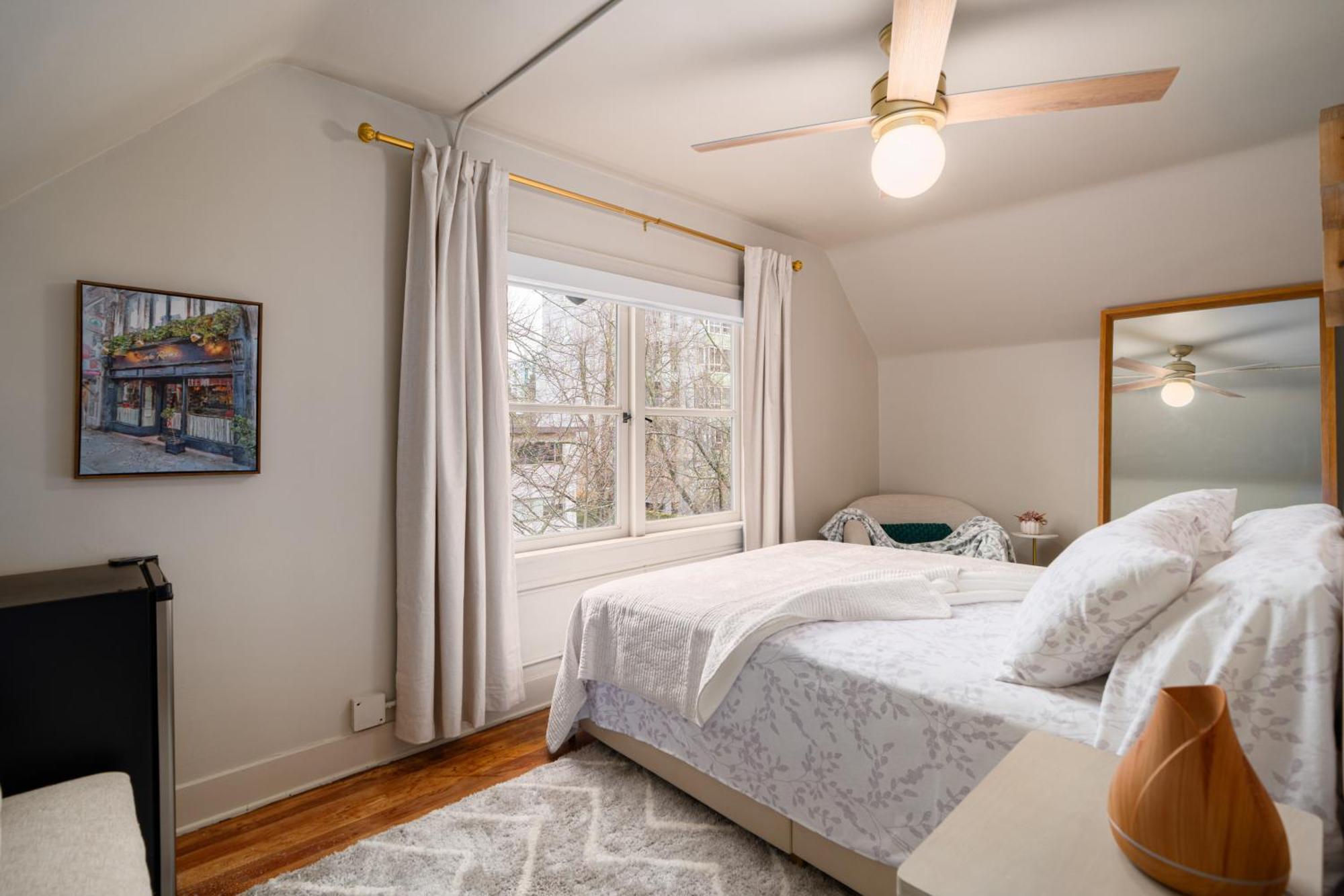 The Hunter House Bed And Breakfast バンクーバー エクステリア 写真