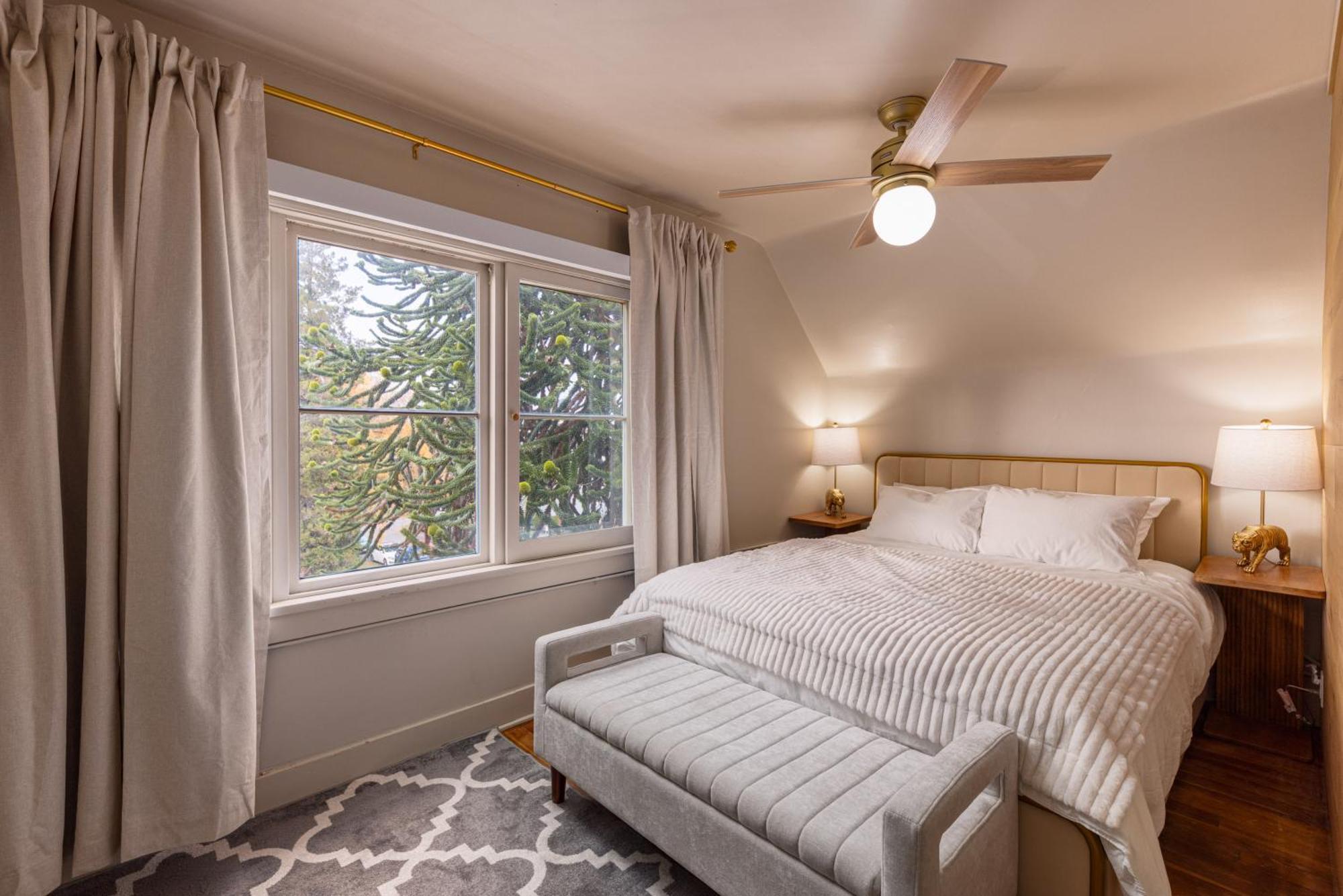 The Hunter House Bed And Breakfast バンクーバー エクステリア 写真